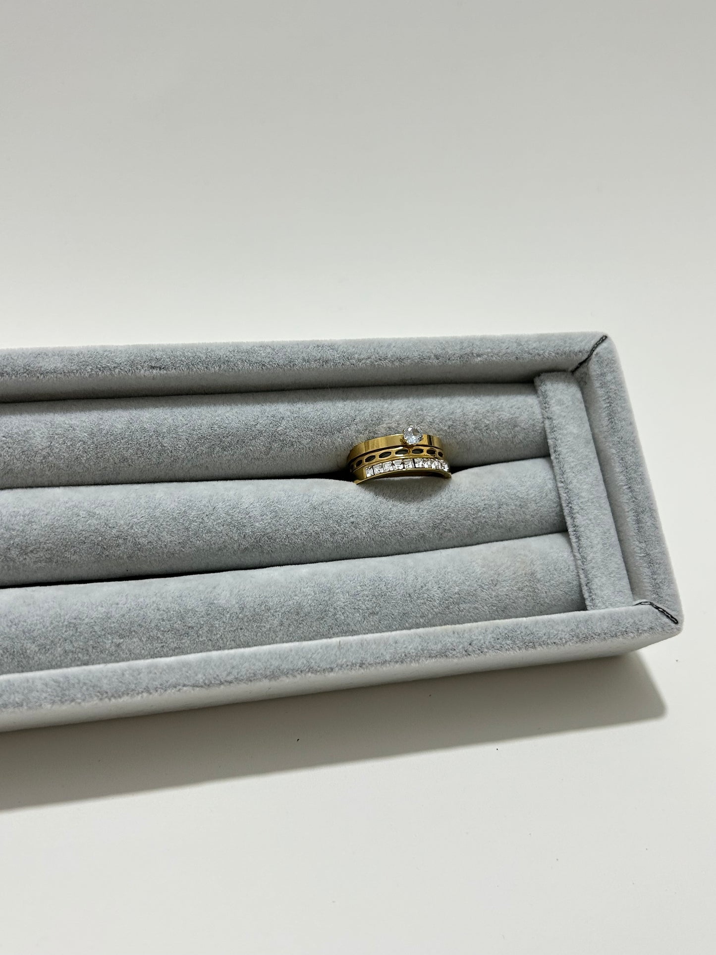 Carter Accessories Altın Renk Tek Taşlı Işıltılı Yüzük