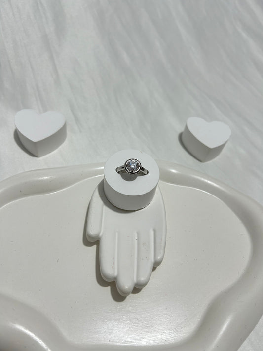 Gümüş Renkli Yuvarlak Taşlı Minimal Yüzük
