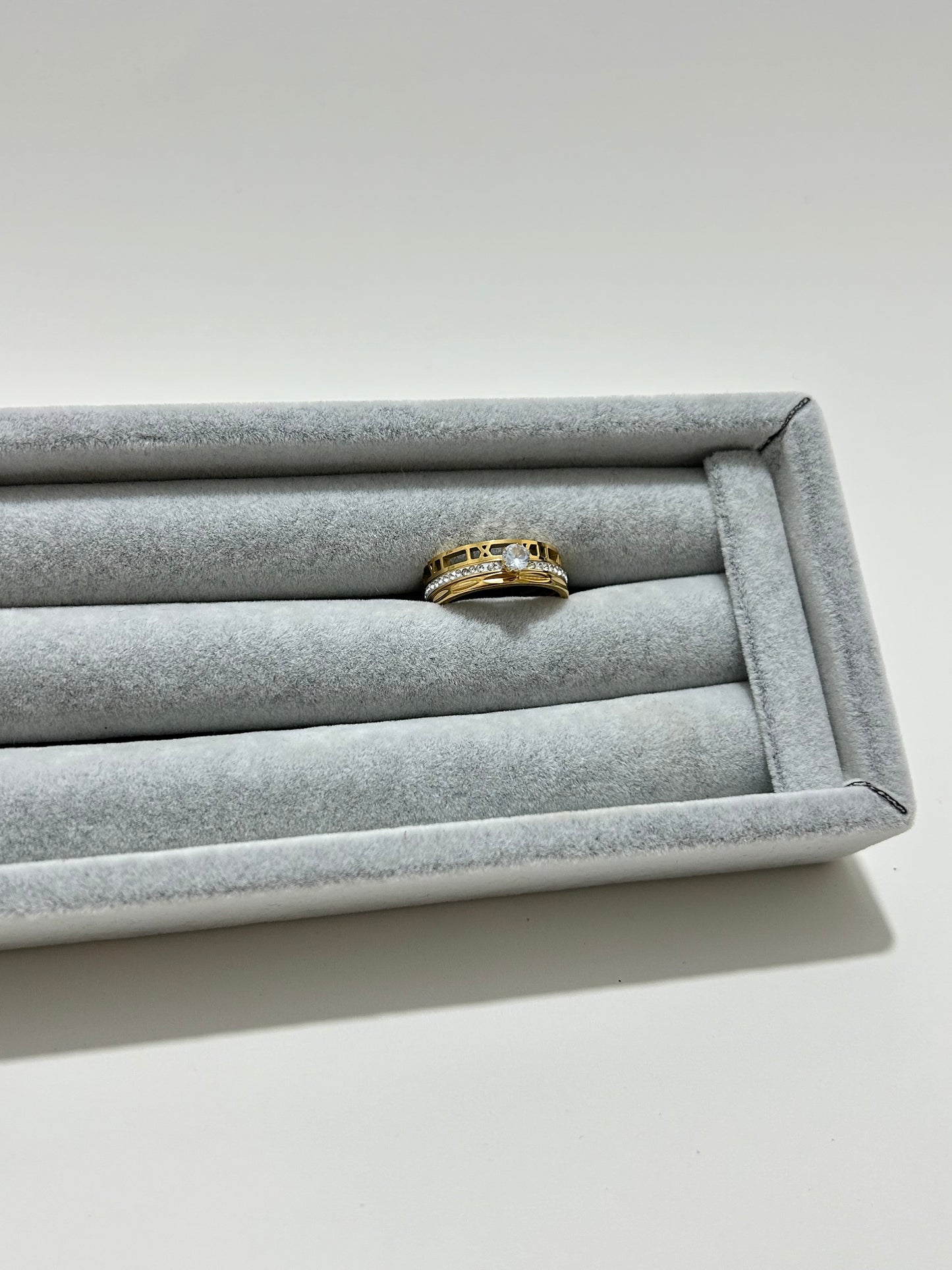 Carter Accessories Altın Renk Tek Taşlı Zarif Yüzük