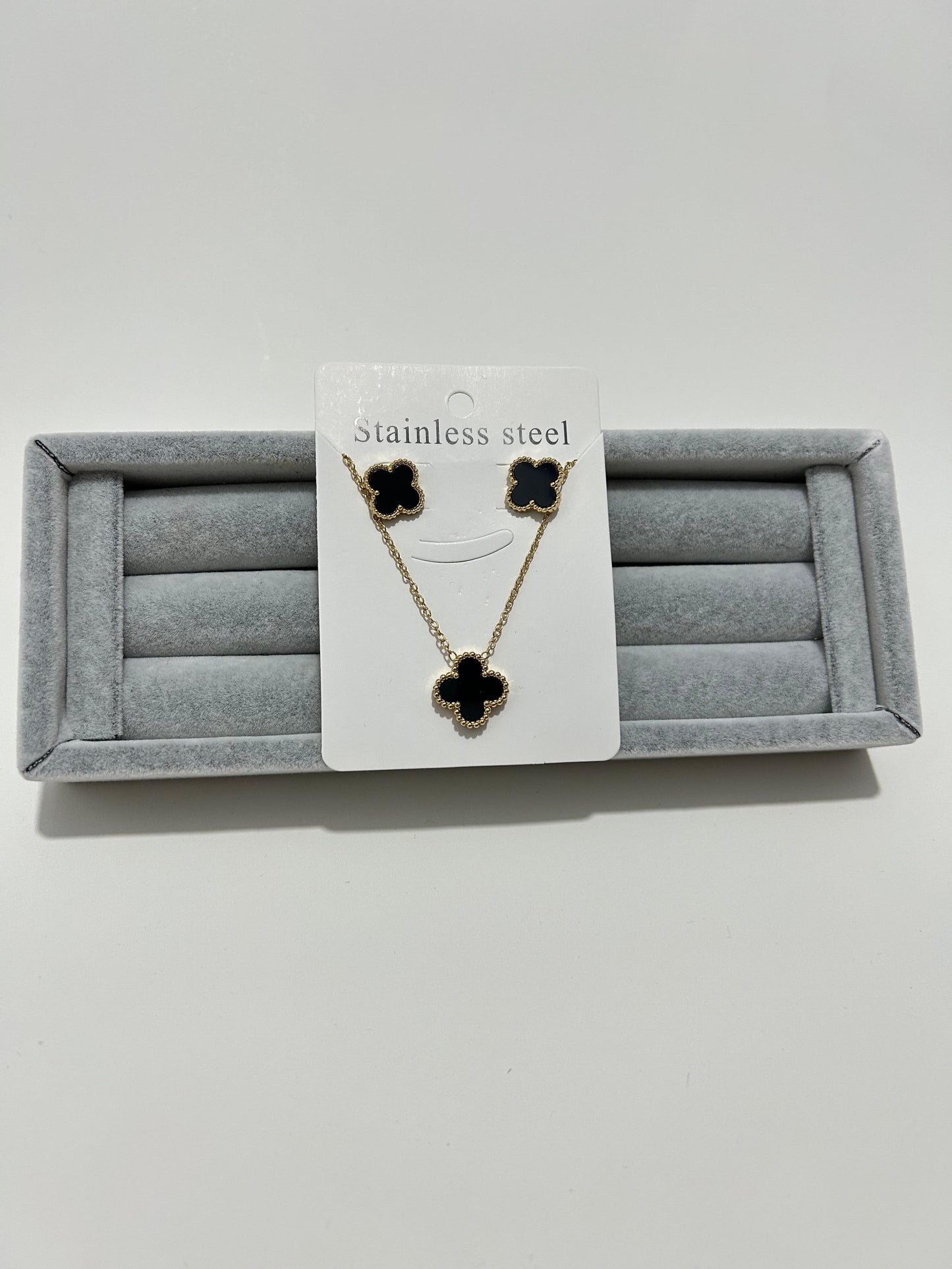 YONCA DETAYLI KOLYE VE KÜPE SETİ