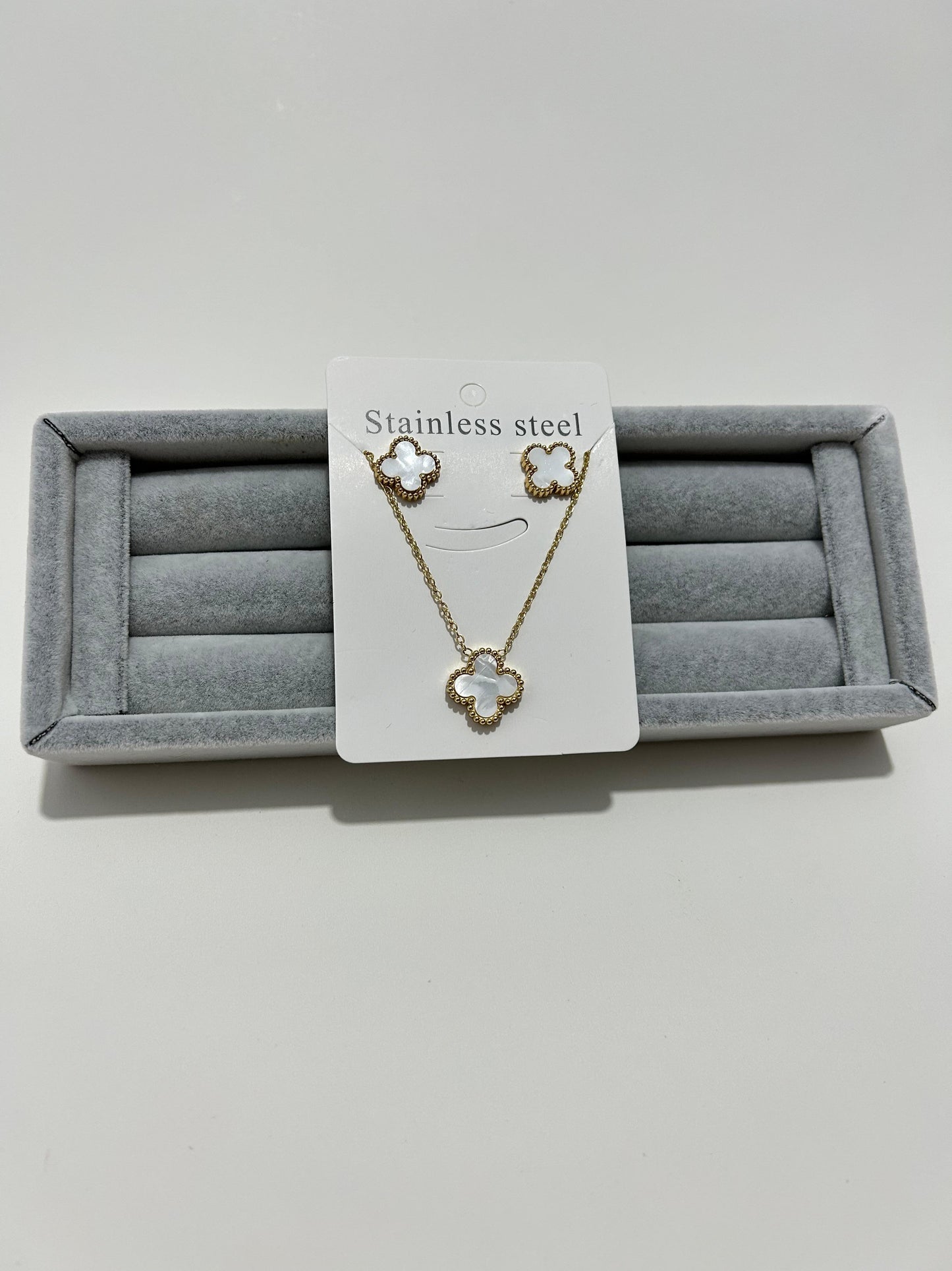 YONCA DETAYLI KOLYE VE KÜPE SETİ