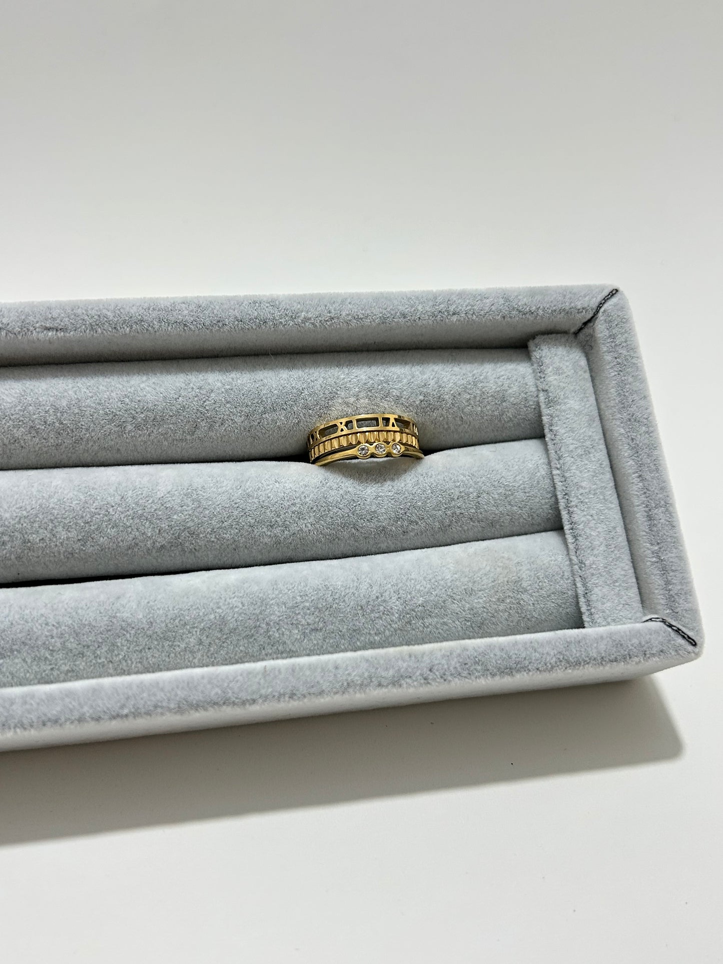 Carter Accessories Altın Renk Üç Taşlı Modern Yüzük