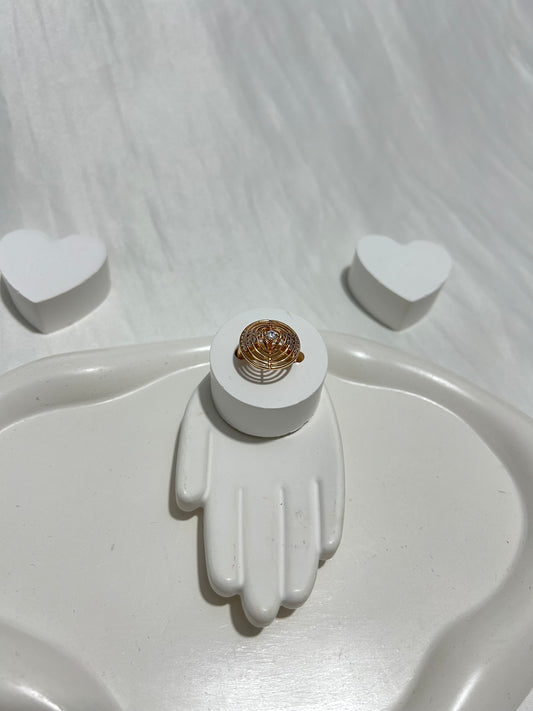 Gül Motifli Gold Spiral Yüzük