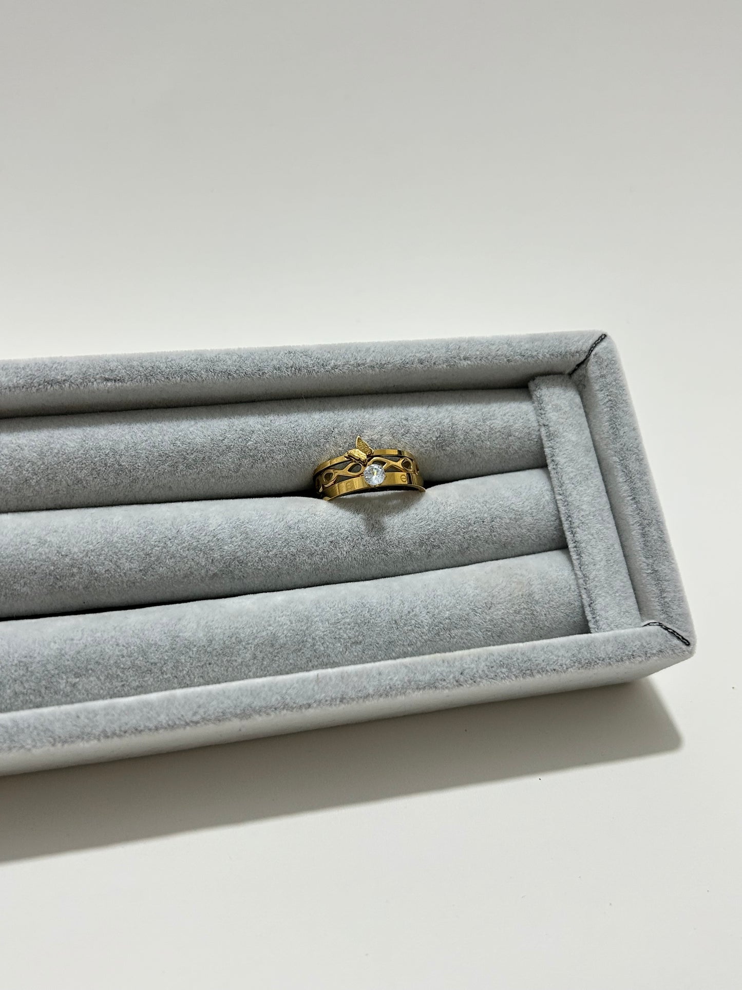 Carter Accessories Altın Renk Taş Detaylı Zarif Taç Yüzük