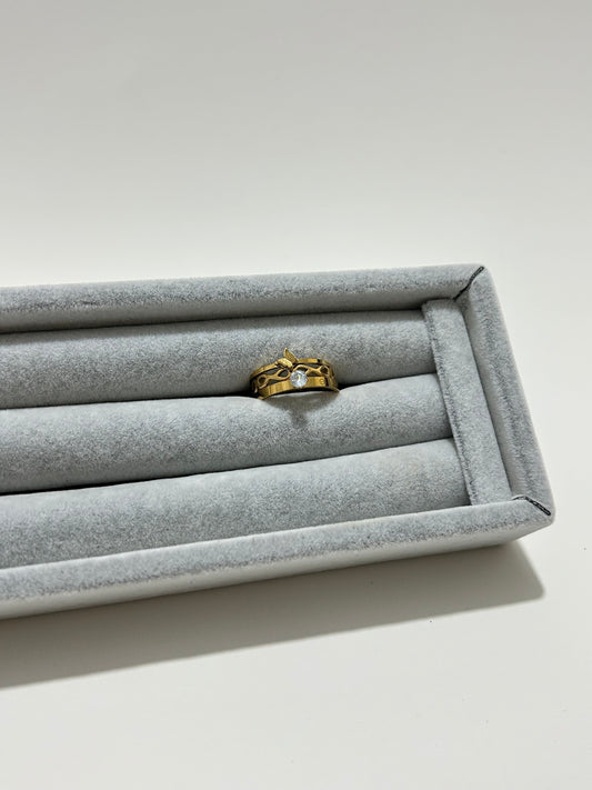 Carter Accessories Altın Renk Taş Detaylı Zarif Taç Yüzük